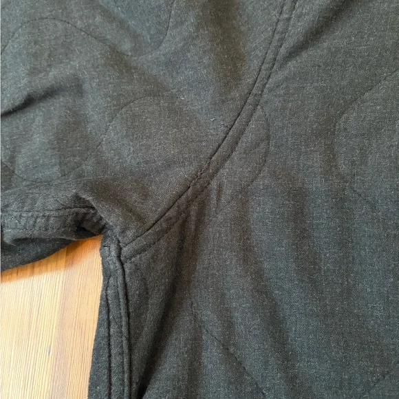 The North Face Quilted Shacket - Picture 11 of 12